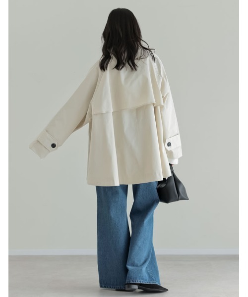 Re:EDIT（リエディ）の「ツイルポンチョライクコート（トレンチコート・レディース・ベージュ/ブラック/アイボリー・FREE）」の16枚目の写真