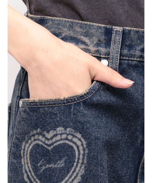 EMODA(エモダ)の「レースグラフィックルーズデニム(デニムパンツ・レディース・ブラック/インディゴブルー・MEDIUM/SMALL)」の21枚目の写真