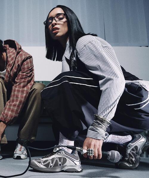 GARDEN TOKYO（ガーデントウキョウ）の「SALOMON/サロモン/XT-WHISPER/L49219300（スニーカー・メンズ・シルバー・23.5cm/24.5cm/27.0cm/26.0cm/25.0cm/26.5cm/27.5cm/23.0cm/24.0cm/28.0cm/25.5cm）」の3枚目の写真