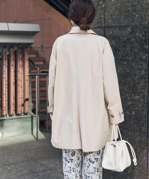 URBAN RESEARCH DOORS（アーバンリサーチドアーズ）の「『撥水』スタンドミドルコート（ステンカラーコート・レディース・チャコールグレー/ライトベージュ/ベージュ・FREE）」の12枚目の写真