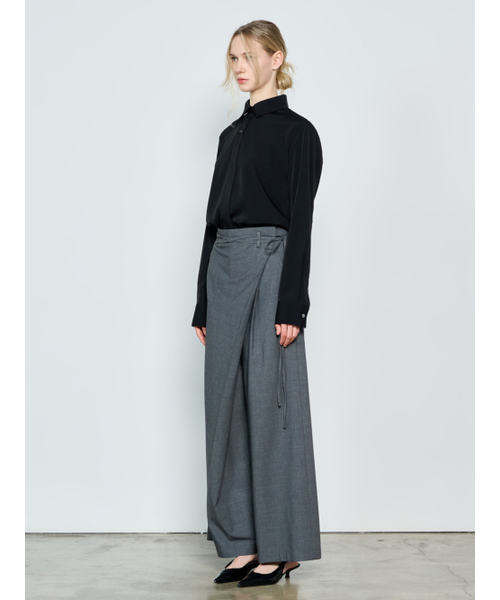 TOSE(トセ)の「ラップワイドパンツグレー(スラックス・レディース・その他・SMALL/MEDIUM)」の2枚目の写真