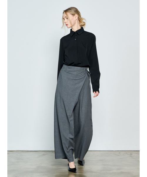 TOSE(トセ)の「ラップワイドパンツグレー(スラックス・レディース・その他・SMALL/MEDIUM)」の4枚目の写真