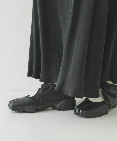 NIKE（ナイキ）の「NIKE　エアリフト（スニーカー・レディース・ブラック・23/24/25/26）」の3枚目の写真