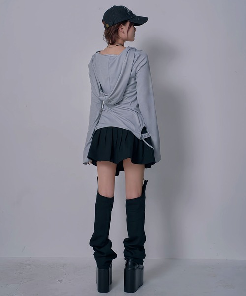 Diable baiser（ディアブルベーゼ）の「フードヘンリーネック裾イレヘムデザイン長袖リブカットソー（Tシャツ/カットソー・レディース・グレー/ホワイト・M-L）」の7枚目の写真