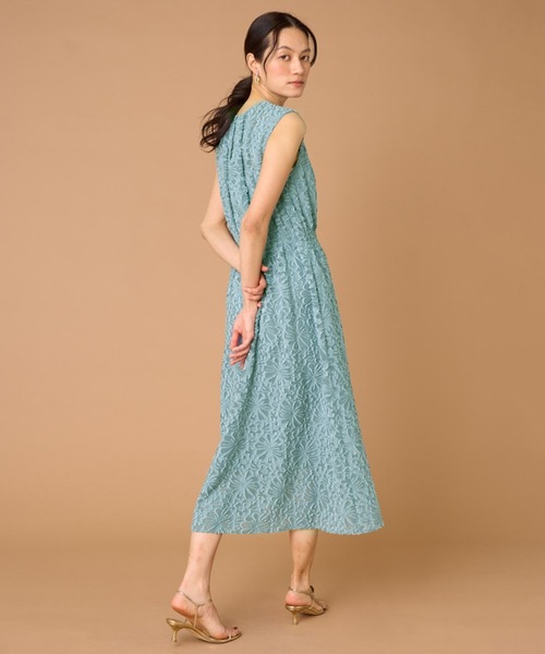 INED（イネド）の「フラワージャガードノースリーブワンピース（ワンピース・レディース・イエロー・9号/7号）」の6枚目の写真