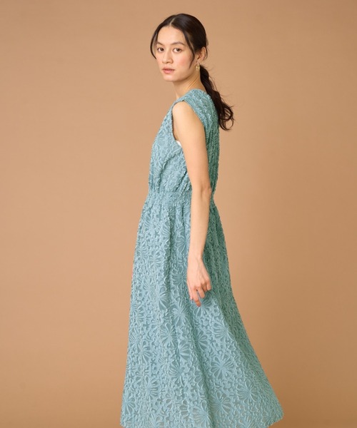 INED（イネド）の「フラワージャガードノースリーブワンピース（ワンピース・レディース・イエロー・9号/7号）」の21枚目の写真