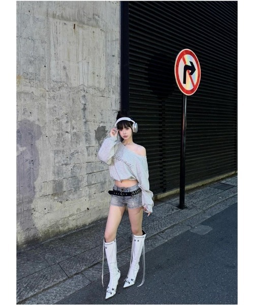 Ritzy(リッツィー)の「オフショルダー スウェット(Tシャツ/カットソー・レディース・グレー・M/L)」の14枚目の写真