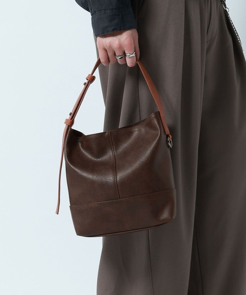 RAGEBLUE（レイジブルー）の「2WAY SWITCH MINI Synthetic Leather Hand Bag/ シンセティックレザーバッグ ミニショルダーバッグ（ハンドバッグ・メンズ・ブラック/ブラウン/ブラック系その他・FREE）」の3枚目の写真