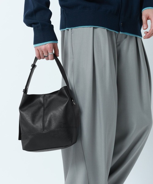 RAGEBLUE（レイジブルー）の「2WAY SWITCH MINI Synthetic Leather Hand Bag/ シンセティックレザーバッグ ミニショルダーバッグ（ハンドバッグ・メンズ・ブラック/ブラウン/ブラック系その他・FREE）」の2枚目の写真