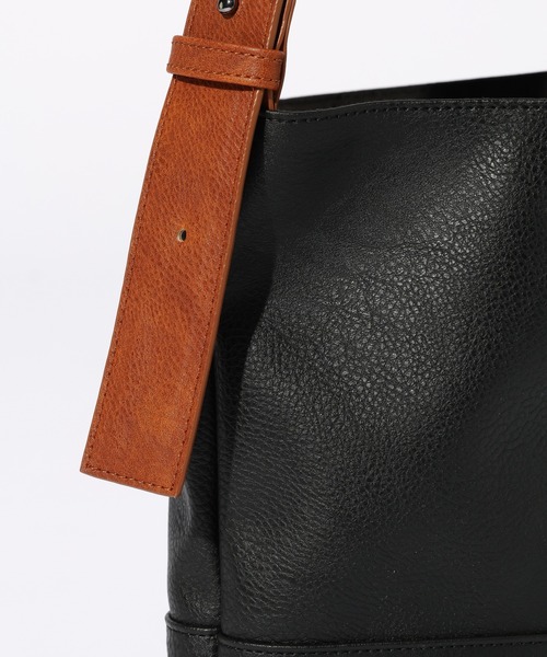 RAGEBLUE(レイジブルー)の「2WAY SWITCH MINI Synthetic Leather Hand Bag/ シンセティックレザーバッグ ミニショルダーバッグ(ハンドバッグ・メンズ・ブラック/ブラウン/ブラック系その他・FREE)」の17枚目の写真