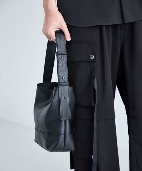 RAGEBLUE(レイジブルー)の「2WAY SWITCH MINI Synthetic Leather Hand Bag/ シンセティックレザーバッグ ミニショルダーバッグ(ハンドバッグ・メンズ・ブラック/ブラウン/ブラック系その他・FREE)」の20枚目の写真