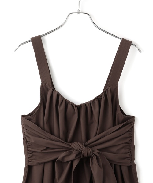 ADAM ET ROPE'（アダムエロペ）の「【WEB限定】ノットディテールキャミソール（キャミソール・レディース・ダークブラウン/オフホワイト/ブラック・FREE）」の5枚目の写真