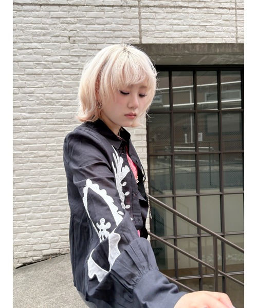 Desigual(デシグアル)の「エスニック刺繍ランタンスリーブシャツ(シャツ/ブラウス・レディース・ブラック・M/S/XS/XL/L)」の3枚目の写真