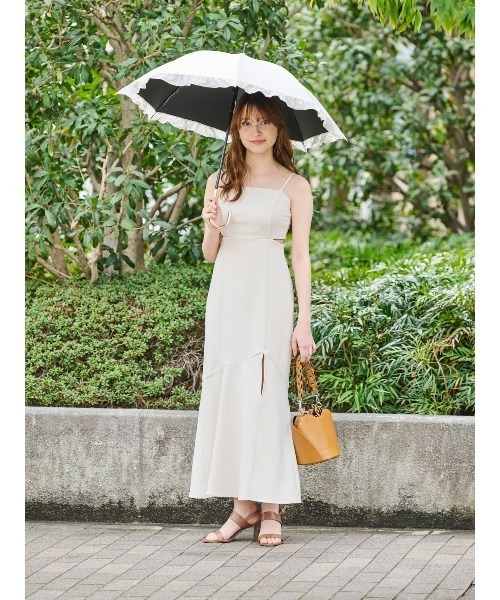 tutuanna（チュチュアンナ）の「[UVカット・遮光率100％]フリル付き日傘（晴雨兼用）（長傘・レディース・サンドベージュ/ライトベージュ/ブラック/サックスブルー/オフホワイト・フリー）」の6枚目の写真