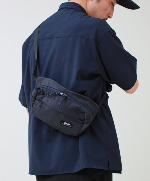 TAION(タイオン)の「【TAION / タイオン】MOUNTAIN WAIST POUCH(ショルダーバッグ・メンズ・オリーブ/ライトグレー/ネイビー/ブラック・FREE)」の4枚目の写真