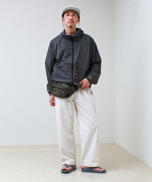 TAION(タイオン)の「【TAION / タイオン】MOUNTAIN WAIST POUCH(ショルダーバッグ・メンズ・オリーブ/ライトグレー/ネイビー/ブラック・FREE)」の11枚目の写真