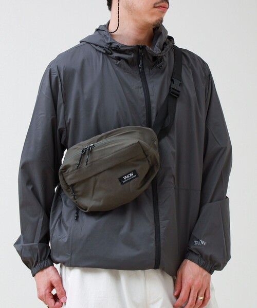 TAION(タイオン)の「【TAION / タイオン】MOUNTAIN WAIST POUCH(ショルダーバッグ・メンズ・オリーブ/ライトグレー/ネイビー/ブラック・FREE)」の12枚目の写真