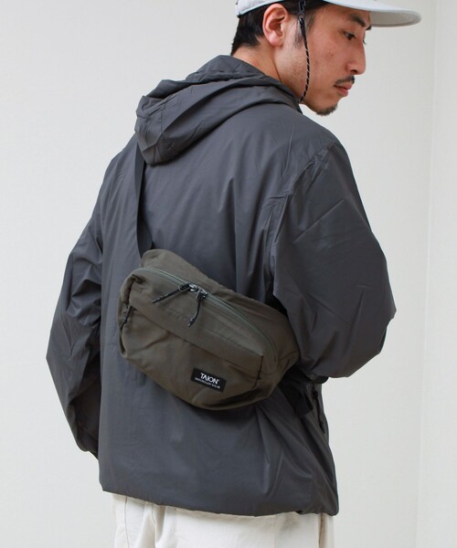 TAION(タイオン)の「【TAION / タイオン】MOUNTAIN WAIST POUCH(ショルダーバッグ・メンズ・オリーブ/ライトグレー/ネイビー/ブラック・FREE)」の13枚目の写真