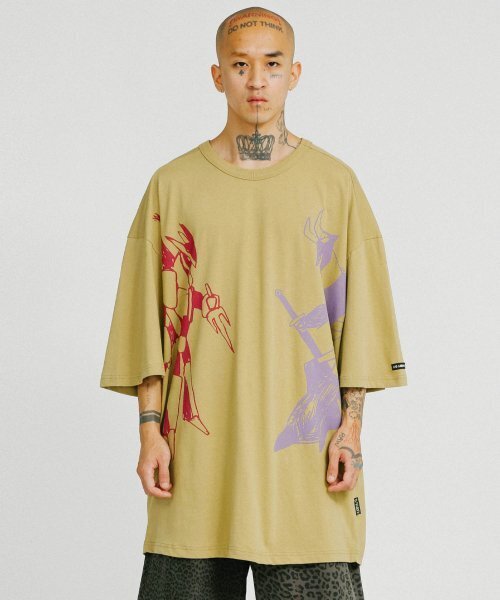 AJOBYAJO（アジョバイアジョ）の「Robots Duel Oversized T-Shirt [Mustard]（Tシャツ/カットソー・レディース・その他・LARGE/XL）」の5枚目の写真
