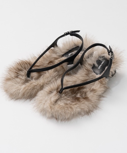 PRANK PROJECT（プランクプロジェクト）の「【2026Summer Pre-Order】ローヒールファートングサンダル / Low Heel Fur Thong Sandals（サンダル・レディース・グレー・36/37/38）」の2枚目の写真