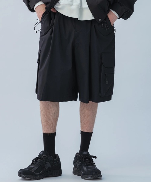 +phenix(プラスフェニックス)の「+phenix/プラスフェニックス/TECH WIDE CARGO SHORTS / テック ワイド カーゴショーツ(カーゴパンツ・メンズ・ブラック・L/M)」の4枚目の写真