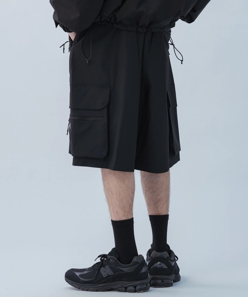 +phenix(プラスフェニックス)の「+phenix/プラスフェニックス/TECH WIDE CARGO SHORTS / テック ワイド カーゴショーツ(カーゴパンツ・メンズ・ブラック・L/M)」の5枚目の写真