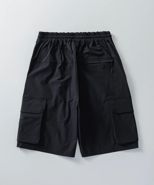 +phenix(プラスフェニックス)の「+phenix/プラスフェニックス/TECH WIDE CARGO SHORTS / テック ワイド カーゴショーツ(カーゴパンツ・メンズ・ブラック・L/M)」の3枚目の写真