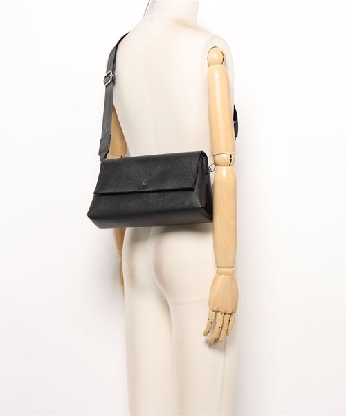 GORGE(ゴージ)の「《太ショルダー×フラップ》ショルダーバッグ/カジュアル/オールシーズン/全3色(ショルダーバッグ・レディース・グレー/アイボリー/ブラック・F)」の4枚目の写真