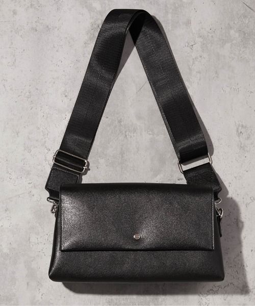 GORGE(ゴージ)の「《太ショルダー×フラップ》ショルダーバッグ/カジュアル/オールシーズン/全3色(ショルダーバッグ・レディース・グレー/アイボリー/ブラック・F)」の2枚目の写真