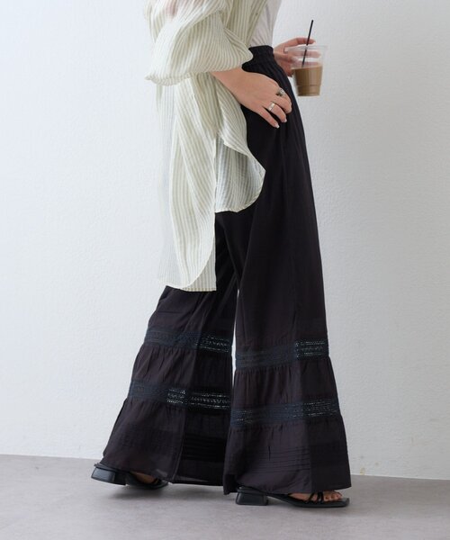 CIAOPANIC TYPY（チャオパニックティピー）の「【india】ピンタックレースフレアパンツ（その他パンツ・レディース・ブラック/オフホワイト/ブラウン・LARGE/MEDIUM/SMALL）」の2枚目の写真