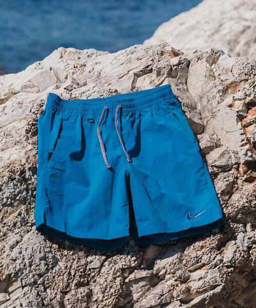 NIKE(ナイキ)の「《WEB限定》NIKE SWIM (ナイキ スイム) 限定 ボレーショーツ(その他パンツ・メンズ・グリーン/チャコールグレー/ブラック/ベージュ・XX-LARGE/X-LARGE/LARGE/MEDIUM)」の4枚目の写真