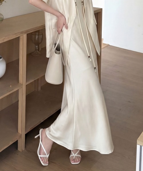 DRESS PLUS（ドレスプラス）の「シルクタッチジャケット スカートセットアップ（セットアップ・レディース・ラベンダー/ブルー/アイボリー・M/L）」の14枚目の写真