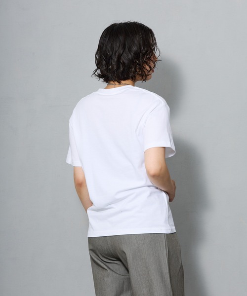 aremoi(アレモイ)の「フォトコラージュ グラフィックプリントTシャツ(Tシャツ/カットソー・レディース・ブラック/ホワイト/グレー・LARGE/MEDIUM/SMALL)」の17枚目の写真