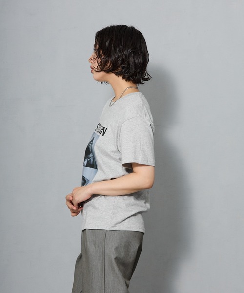 aremoi(アレモイ)の「フォトコラージュ グラフィックプリントTシャツ(Tシャツ/カットソー・レディース・ブラック/ホワイト/グレー・LARGE/MEDIUM/SMALL)」の7枚目の写真