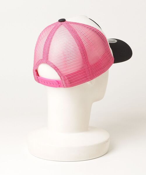 Disney（ディズニー）の「ディズニー デイジー メッシュキャップ［DDN-MCP02 DAISY DUCK WAPPEN MESH CAP］（キャップ・メンズ・アイボリー・ONE SIZE）」の2枚目の写真