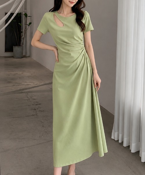 mielu(ミエル)の「ネックデザインドレープワンピース(ワンピース・レディース・グリーン/ブラック・MEDIUM/LARGE)」の2枚目の写真