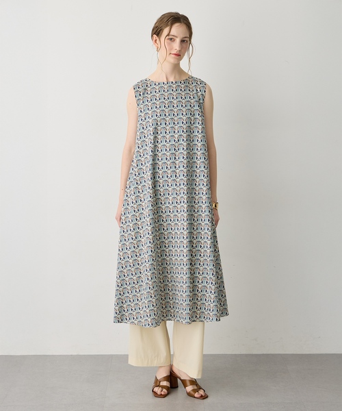 LE SOUK HOLIDAY(ルスークホリデー)の「【Liberty】リバティボートネックワンピース(ワンピース・レディース・ネイビー/オフホワイト・M/L)」の1枚目の写真