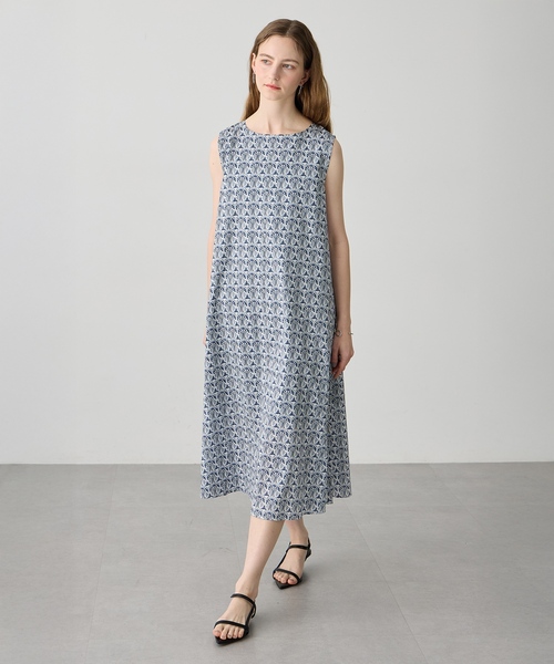 LE SOUK HOLIDAY(ルスークホリデー)の「【Liberty】リバティボートネックワンピース(ワンピース・レディース・ネイビー/オフホワイト・M/L)」の4枚目の写真