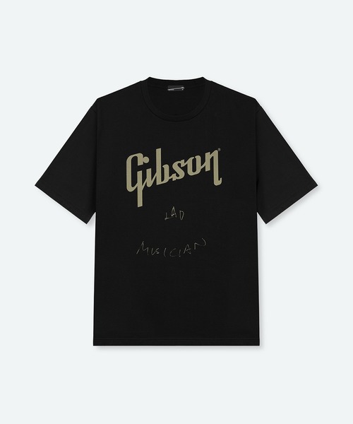 LAD MUSICIAN(ラッドミュージシャン)の「Gibson × LAD MUSICIAN PRINT T-SHIRT(Tシャツ/カットソー・メンズ・ブラック・44)」の1枚目の写真