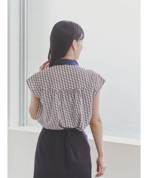 TONAL(トーナル)の「Tモノグラムクレリックフレンチシャツ(シャツ/ブラウス・レディース・アイボリー/ネイビー・MEDIUM)」の13枚目の写真