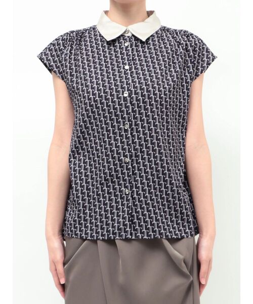TONAL(トーナル)の「Tモノグラムクレリックフレンチシャツ(シャツ/ブラウス・レディース・アイボリー/ネイビー・MEDIUM)」の15枚目の写真