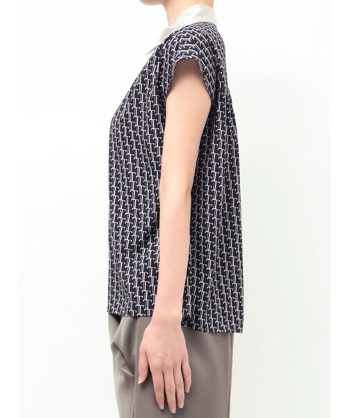 TONAL(トーナル)の「Tモノグラムクレリックフレンチシャツ(シャツ/ブラウス・レディース・アイボリー/ネイビー・MEDIUM)」の16枚目の写真