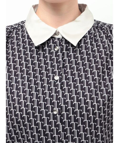 TONAL(トーナル)の「Tモノグラムクレリックフレンチシャツ(シャツ/ブラウス・レディース・アイボリー/ネイビー・MEDIUM)」の18枚目の写真