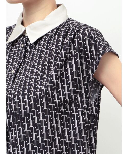 TONAL(トーナル)の「Tモノグラムクレリックフレンチシャツ(シャツ/ブラウス・レディース・アイボリー/ネイビー・MEDIUM)」の19枚目の写真