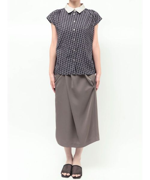 TONAL(トーナル)の「Tモノグラムクレリックフレンチシャツ(シャツ/ブラウス・レディース・アイボリー/ネイビー・MEDIUM)」の22枚目の写真