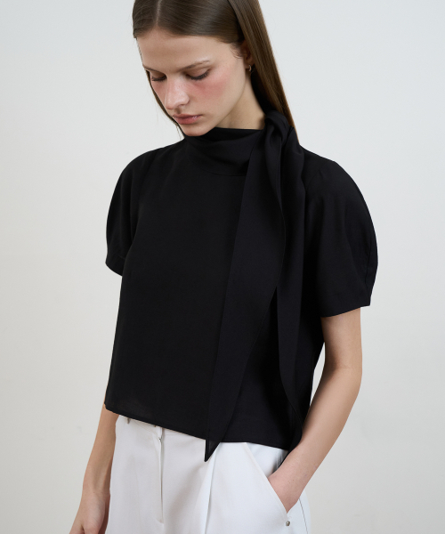DEHEVE（デヘヴェ）の「Cowl Neck Scarf Blouse [Black]（シャツ/ブラウス・レディース・ブラック・SMALL/MEDIUM）」の9枚目の写真