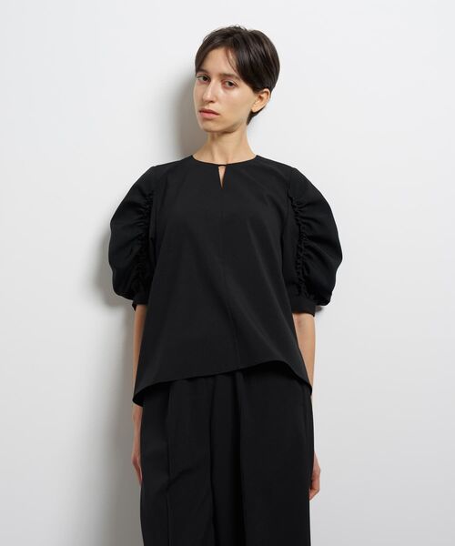 LANVIN en Bleu(ランバンオンブルー)の「ドライポリエステルギャザー袖ブラウス(シャツ/ブラウス・レディース・グレー/ブラック/オフホワイト・38)」の9枚目の写真