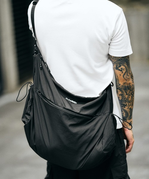 Subciety(サブサエティ)の「Nylon shoulder bag(ショルダーバッグ・メンズ・チャコール/ブラック・FREE)」の10枚目の写真