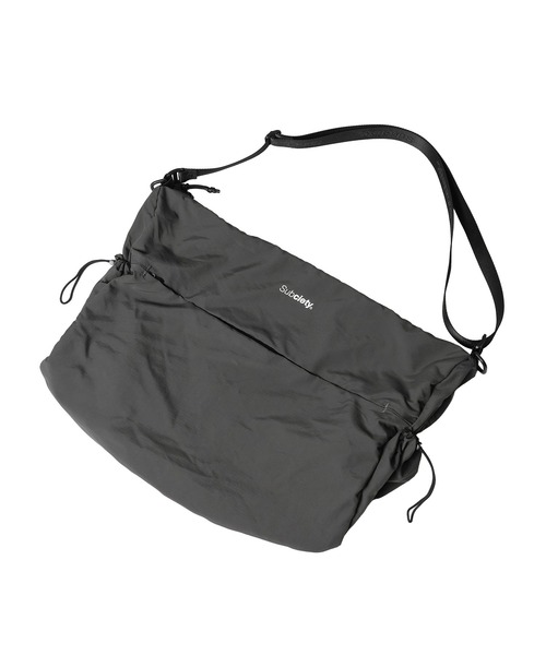 Subciety(サブサエティ)の「Nylon shoulder bag(ショルダーバッグ・メンズ・チャコール/ブラック・FREE)」の4枚目の写真
