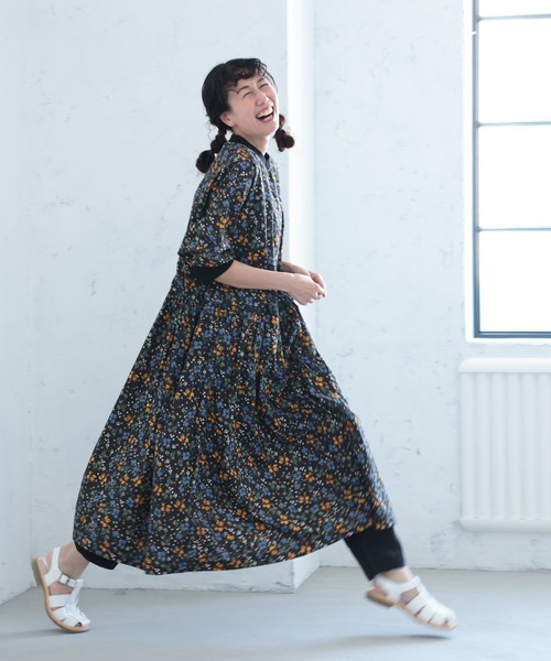 soulberry（ソウルベリー）の「私の野に咲くワンピース（シャツワンピース・レディース・ブラック・LL/L/M/4L/3L）」の3枚目の写真
